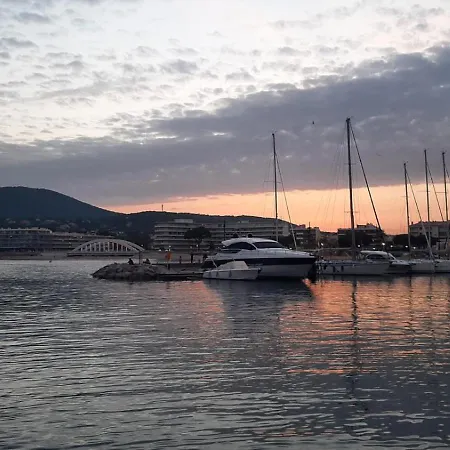 T2 Neuf Avec Piscine A * Sainte-Maxime